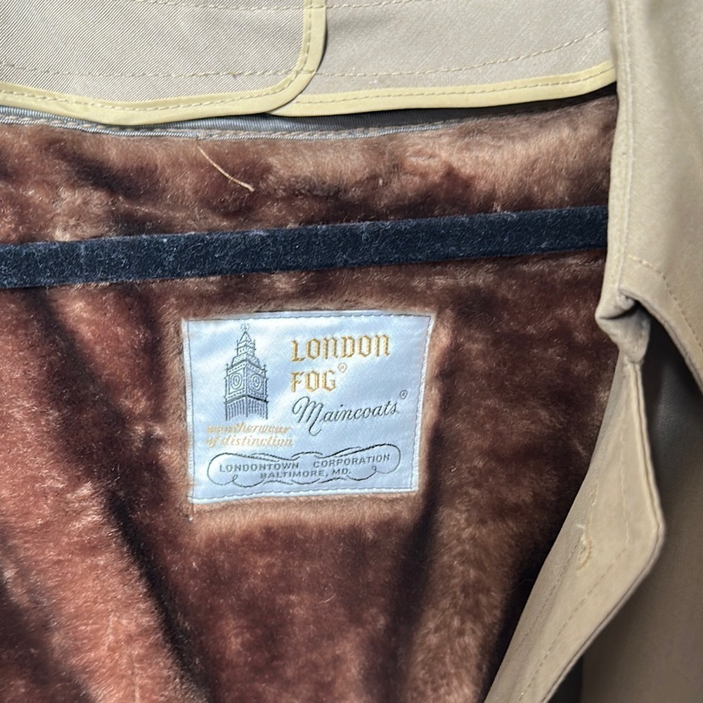 Vintage London Fog Men's Tan Trench Coat with faux fur lining - Picture 2 of 10